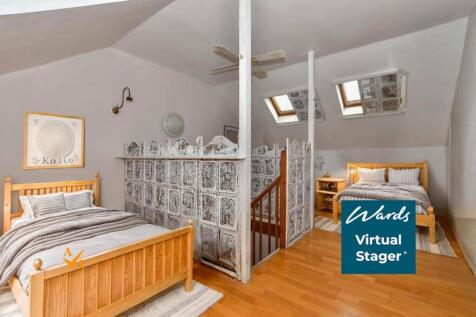 Loft Room (Farmhouse Style)