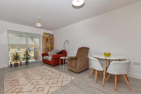 Lounge/Kitchen