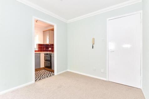 Living/Bedroom Area
