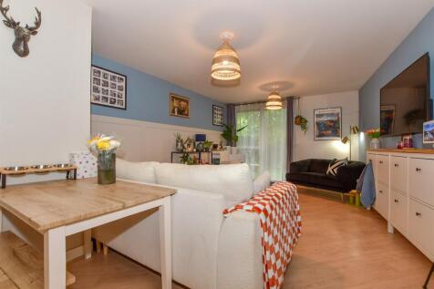 Lounge/Dining/ Kitchen