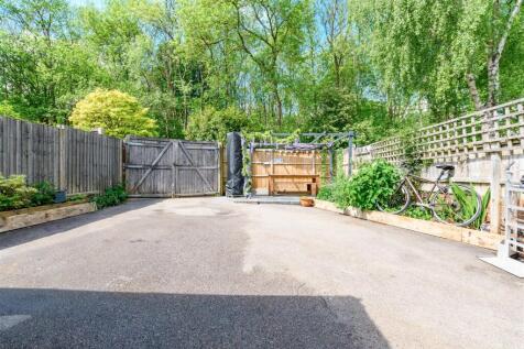 Driveway/Parking