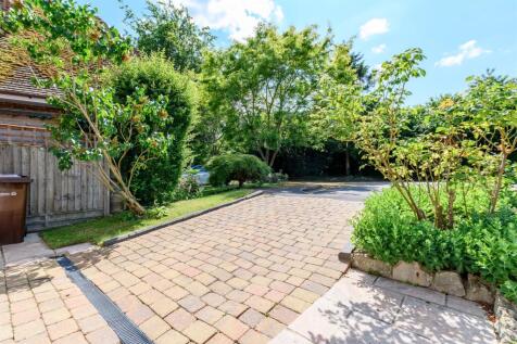 Driveway/Parking