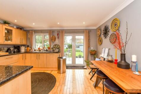 Kitchen/ Breakfast Room
