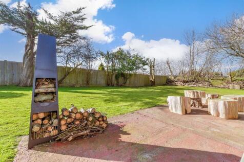External Lifestyle Photograph