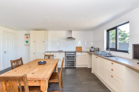 Lounge/ Kitchen