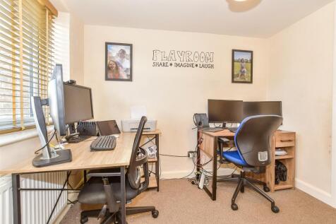 Play Room/ Bedroom 4 /Study