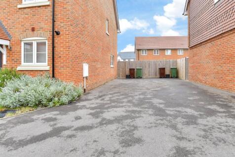 Driveway/Parking