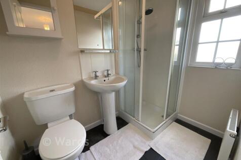 En Suite Shower Room Bed 1