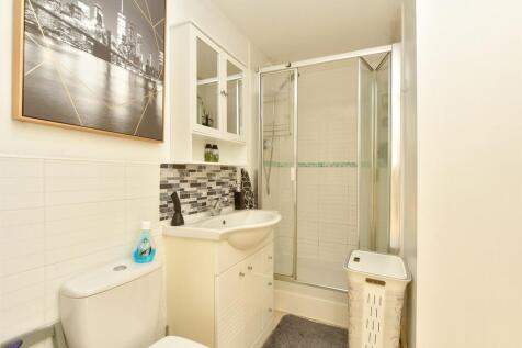 Jack &amp; Jill En-Suite Shower Room