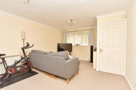 Lounge/ Dining Area