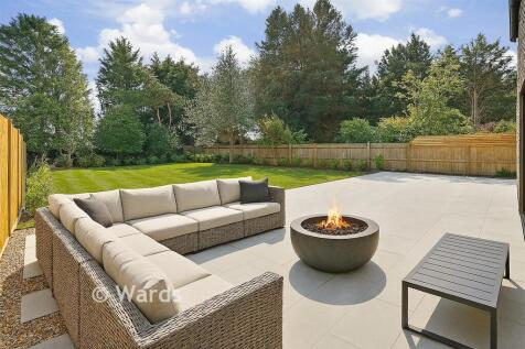 External Lifestyle (Staged)