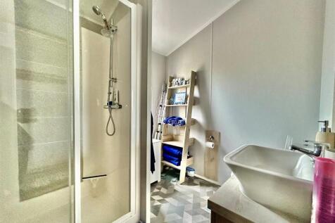 En-Shower Room New