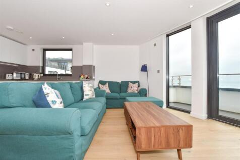 Kitchen/ Lounge/ Diner