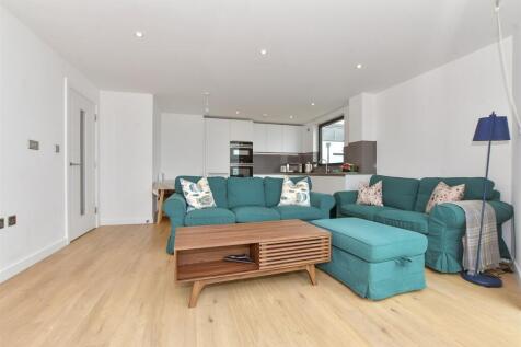 Kitchen/ Lounge/ Diner