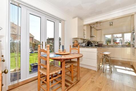 Kitchen/ Breakfast Room