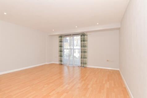 Lounge/Dining Area