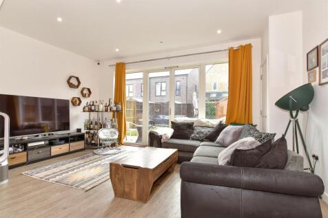 Kitchen/Lounge/ Dining Area
