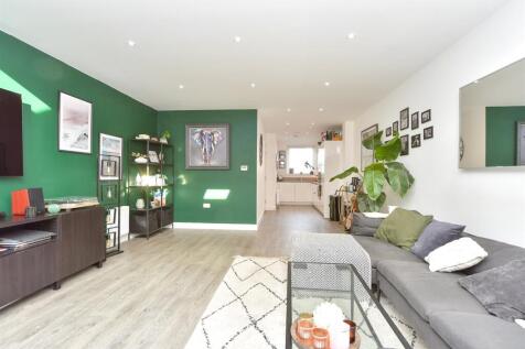 Kitchen/ Living Area