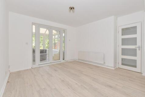 Lounge/Dining Area