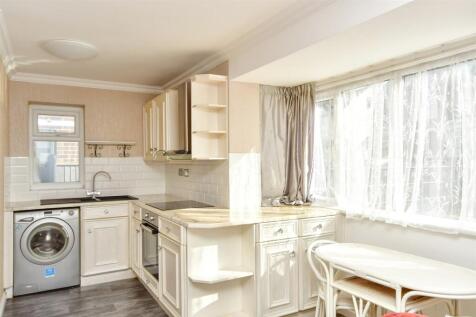 Kitchen/ Bedroom/ Living Area