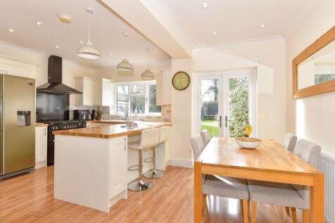 Kitchen/Dining Area