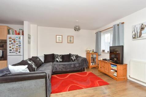 Lounge/Dining Area