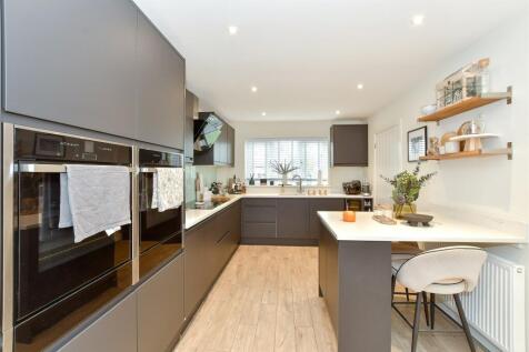 Kitchen/ Breakfast Room