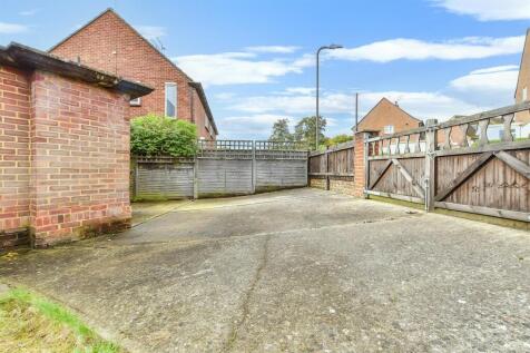 Driveway/Parking