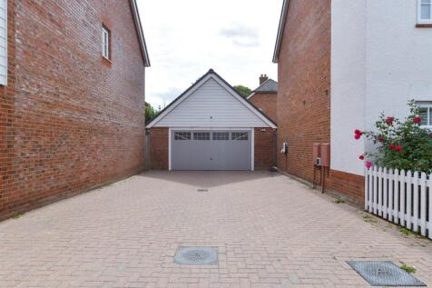 Driveway/Parking