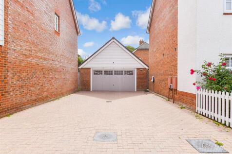 Driveway/Parking