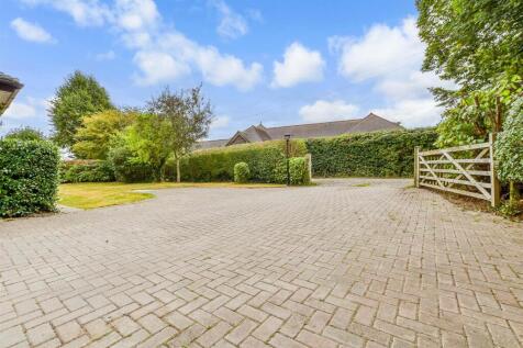 Driveway/Parking