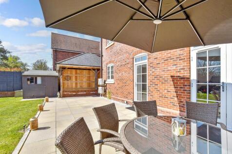 Patio / Decking