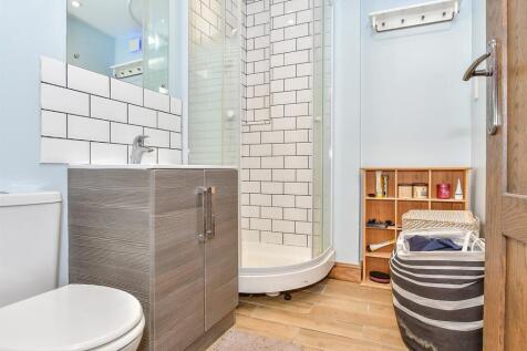 Annexe Shower Room