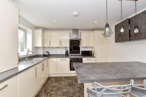 Lounge/ Diner/ Kitchen