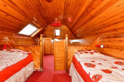 Loft Room 1