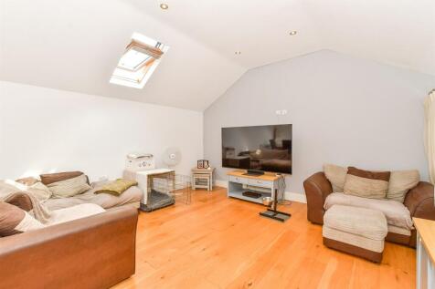 Lounge/ Dining/ Kitchen