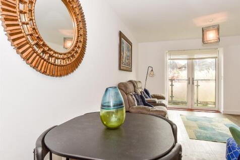 Kitchen/ Lounge/ Diner