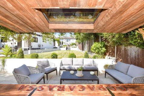 External Lifestyle Photograph