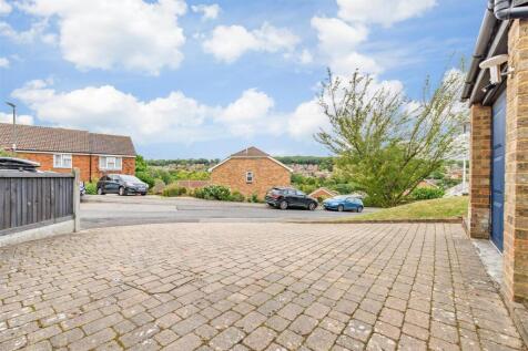 Driveway/Parking