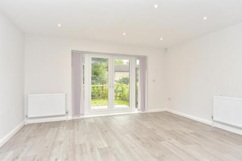 Kitchen/ Living Area