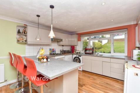 Kitchen/ Living Area