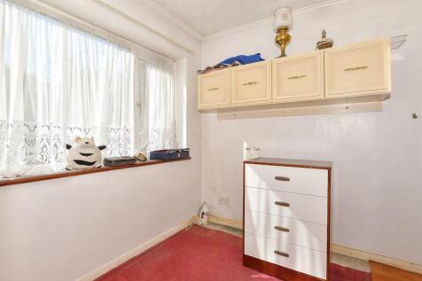 Bedroom/ Office
