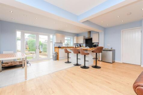 Lounge/Kitchen
