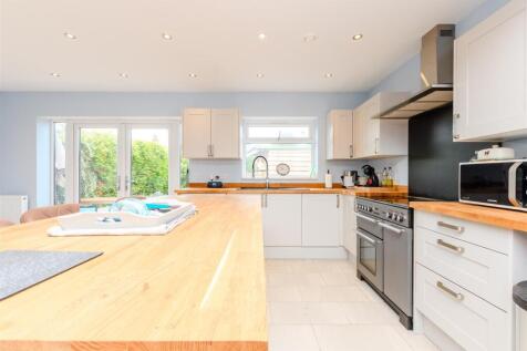 Lounge/Kitchen