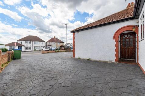 Driveway/Parking