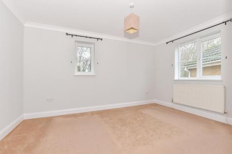 Bedroom 1 (2)