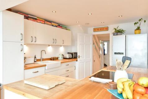 Kitchen/ Dining Room