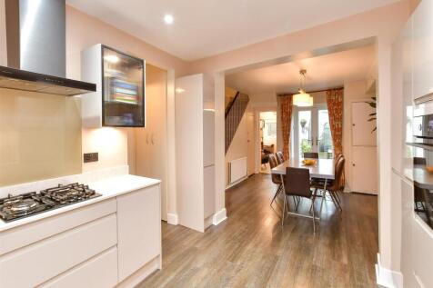 Kitchen/Dining Area