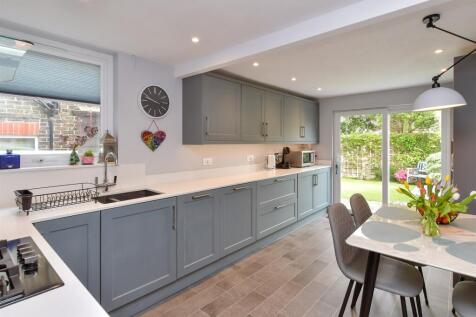 Kitchen/ Breakfast Room