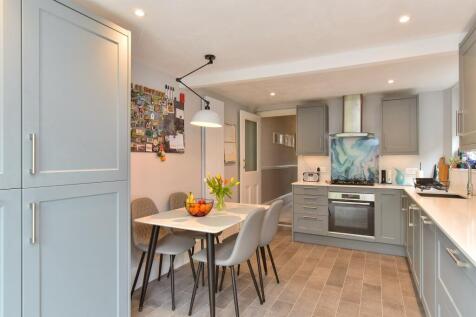 Kitchen/ Breakfast Room